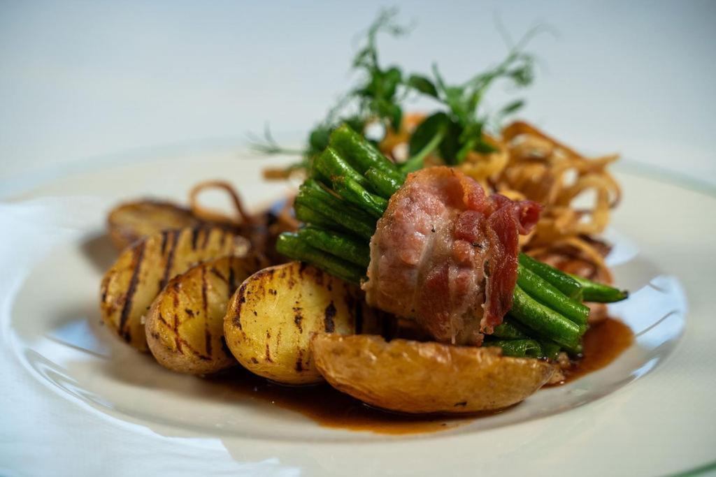 Gut Altholz Landhotel Und Restaurant Hutter Plattling Luaran gambar
