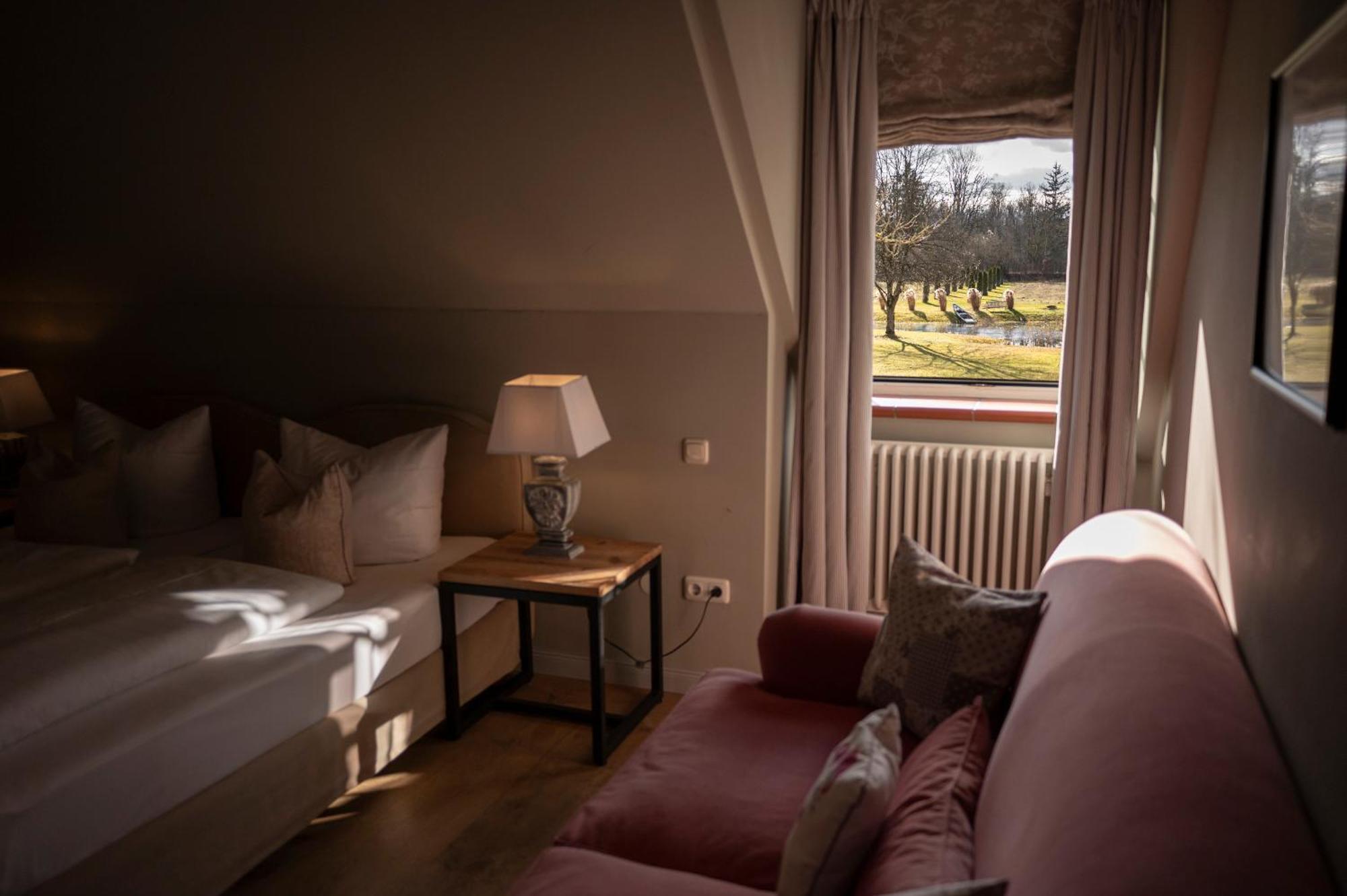 Gut Altholz Landhotel Und Restaurant Hutter Plattling Luaran gambar